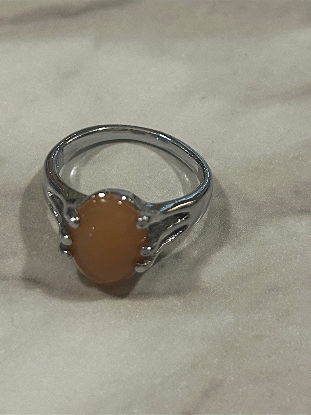 Women’s solitaire cabochon ring size 8 peach colored stoned silver overlay